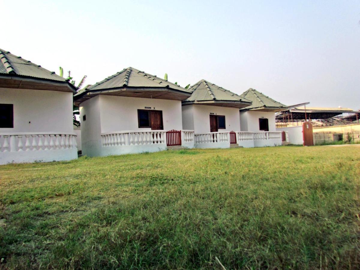 Comfort Beach Resort Biriwa Exterior photo