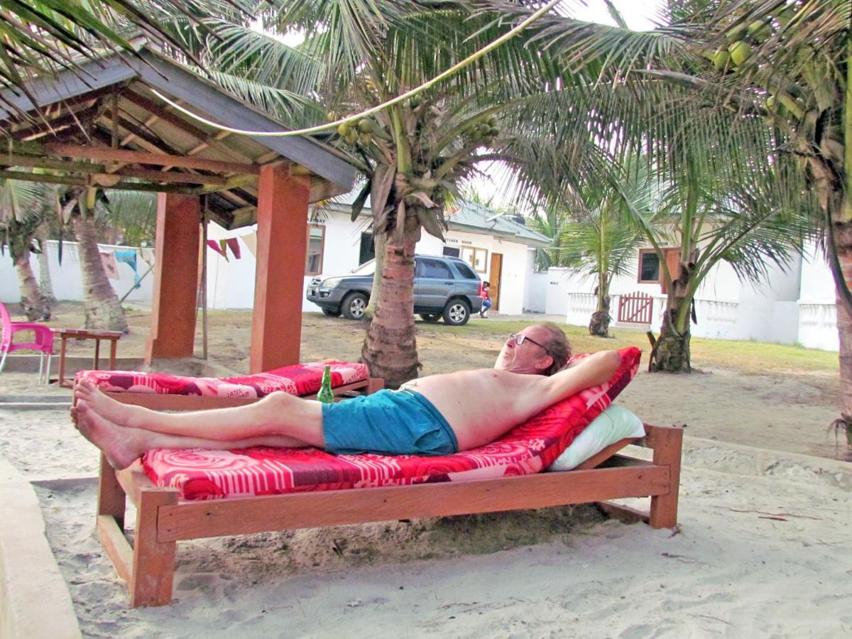 Comfort Beach Resort Biriwa Exterior photo