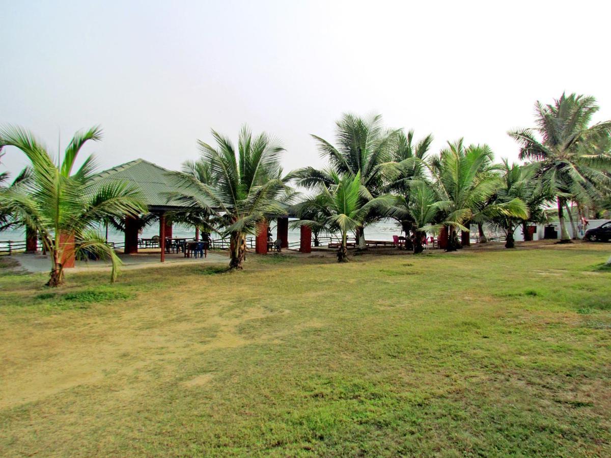 Comfort Beach Resort Biriwa Exterior photo